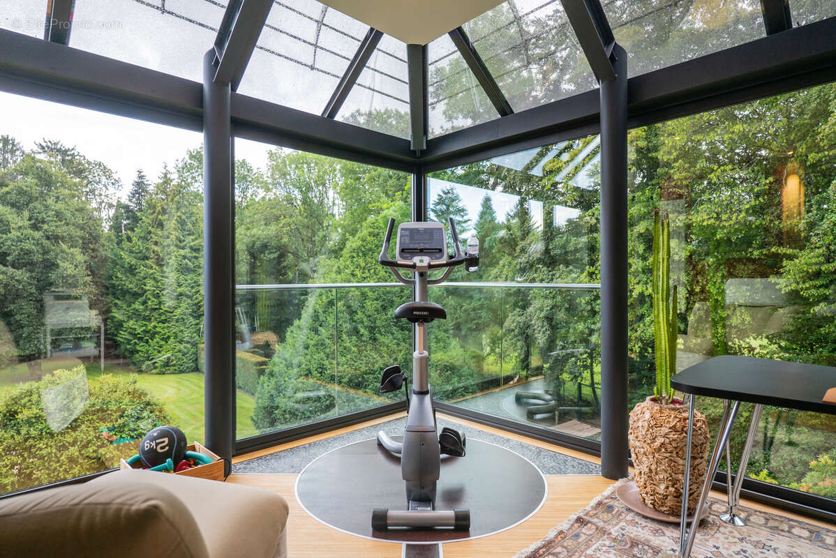 Maison à ROUGEMONT-LE-CHATEAU