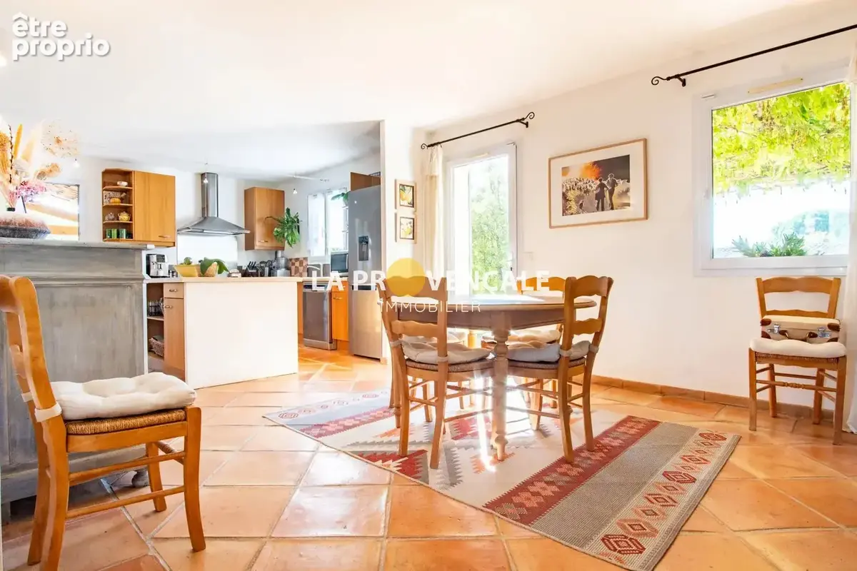 Maison 5 pièces 155 m² à vendre à Pourrieres (83910) - photo 5