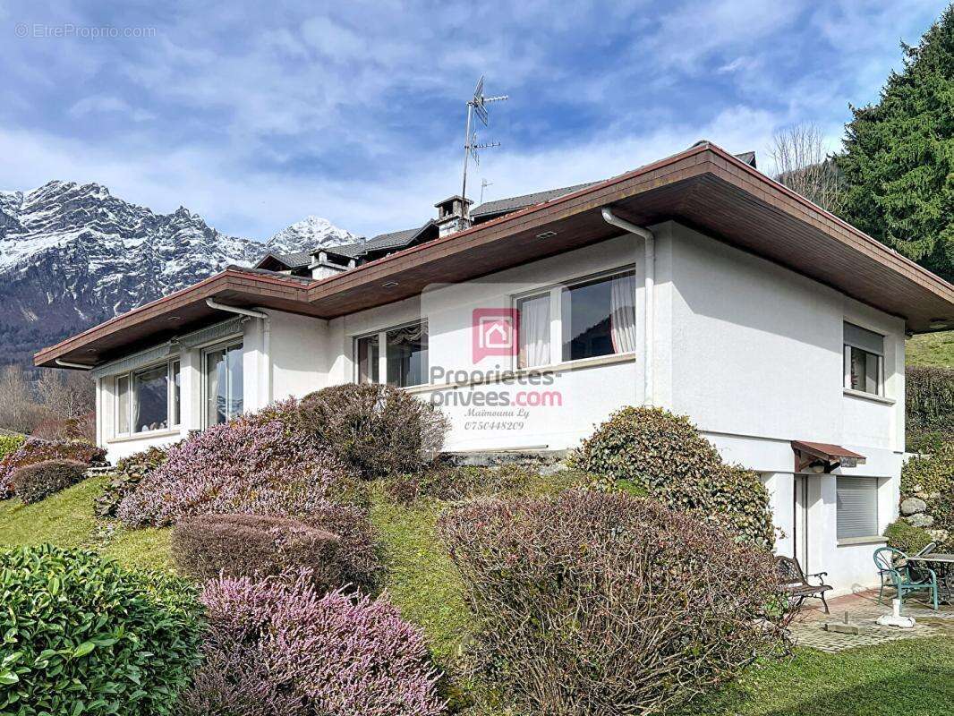 Maison à UGINE