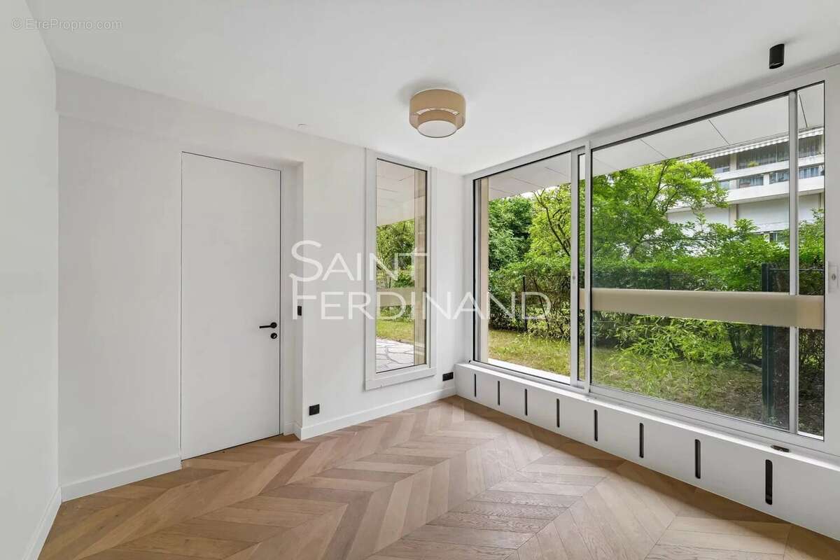Appartement à NEUILLY-SUR-SEINE