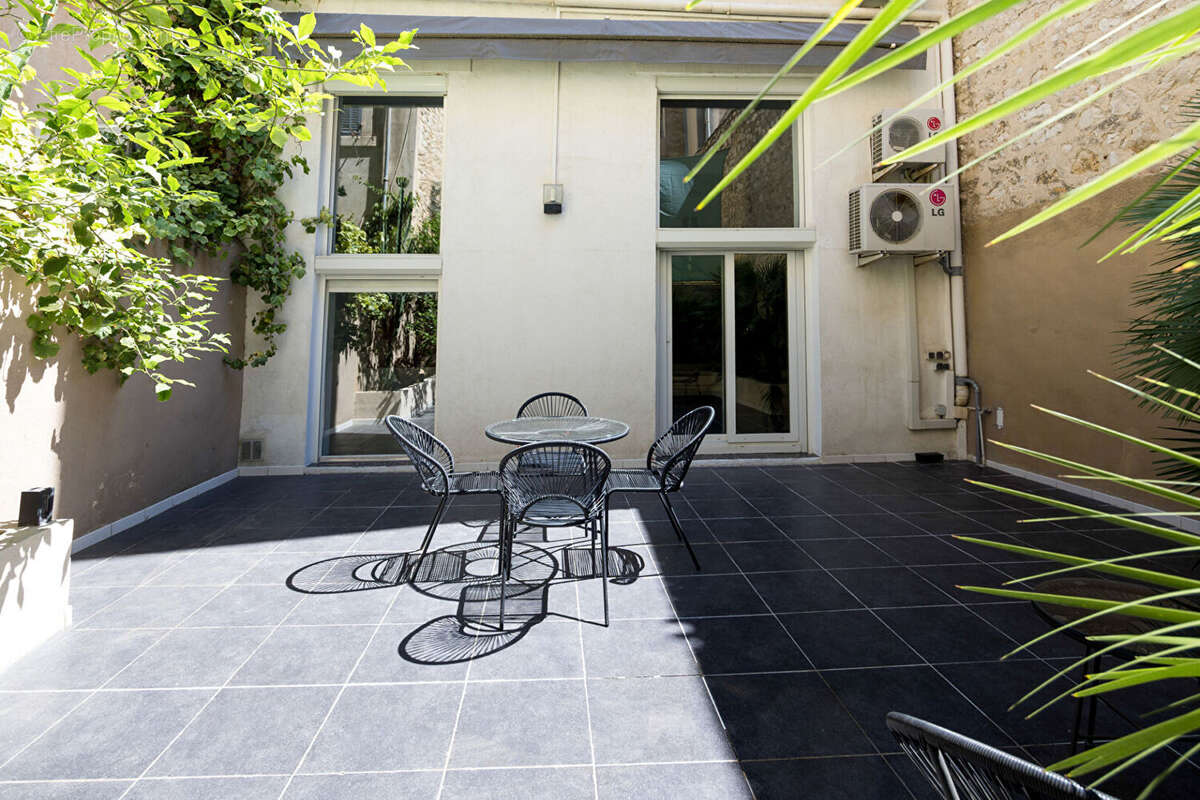 Appartement à MARSEILLE-6E