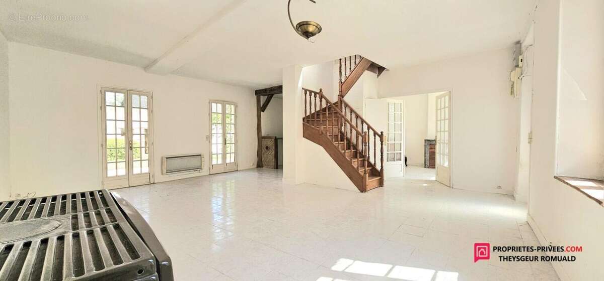 Maison à MONTACHER-VILLEGARDIN