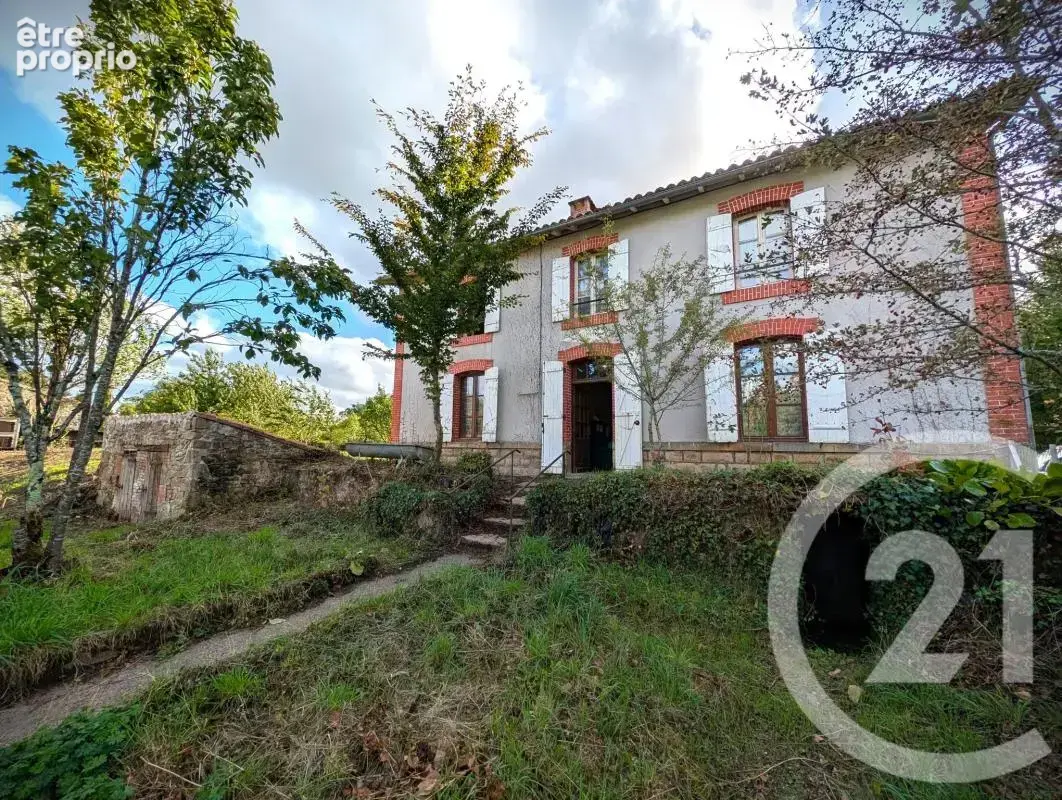 Maison à ROUSSAC