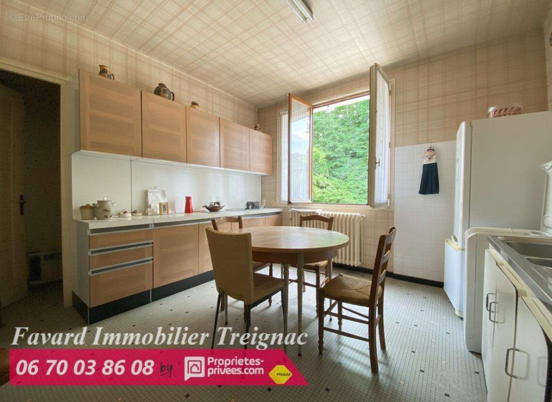 TREIGNAC centre ? 4 chambres + atelier 180 m² ? 326 m² utilisables ? Usage mixte - photo 5