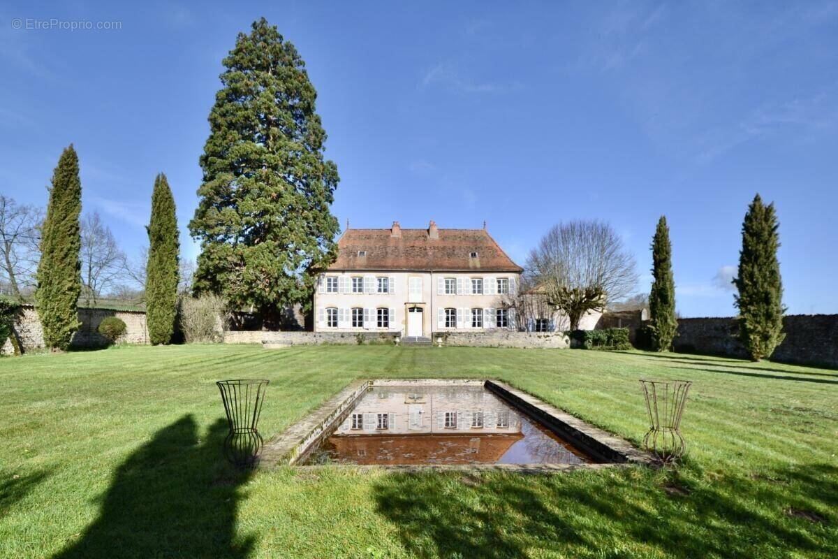 Maison à LA CLAYETTE