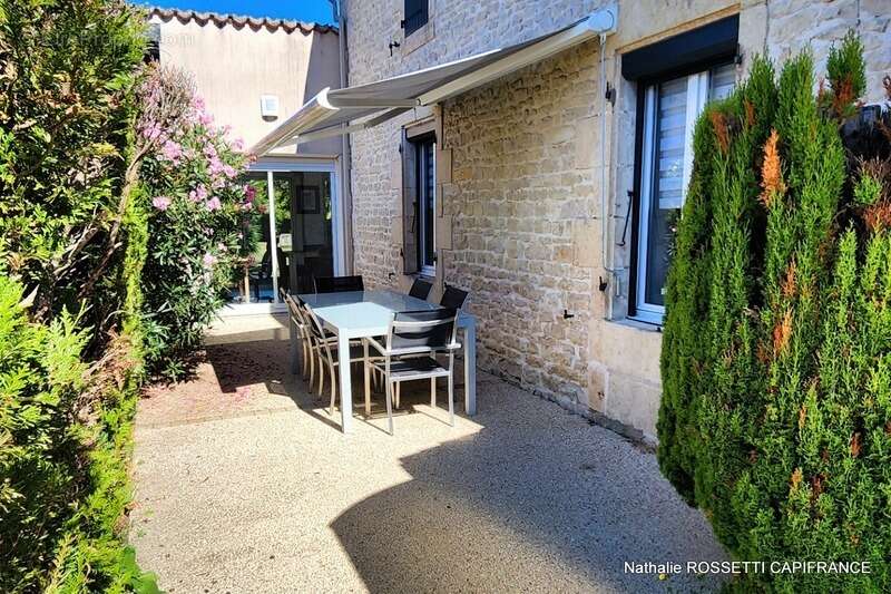Maison à vendre 6 pièces LA GREVE SUR MIGNON (17)Maison de charme avec jardin paysagé et dépendance – 133 m² habitables sur 947  - photo 28