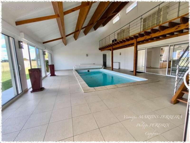 Maison spacieuse avec piscine intérieure et très belles prestations - photo 3