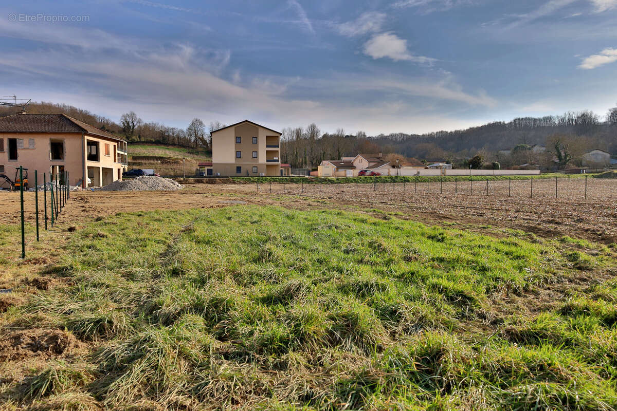 Terrain à SEPTEME