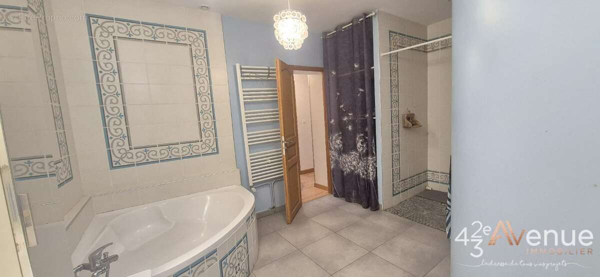 Appartement 122 m² à La Ricamarie  - photo 9
