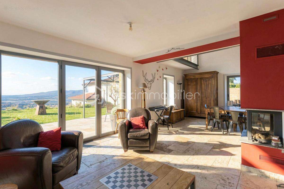 Ancien cuvier du XVIIIe siècle – 275 m² – Saint-Jean-des-Vignes - photo 7