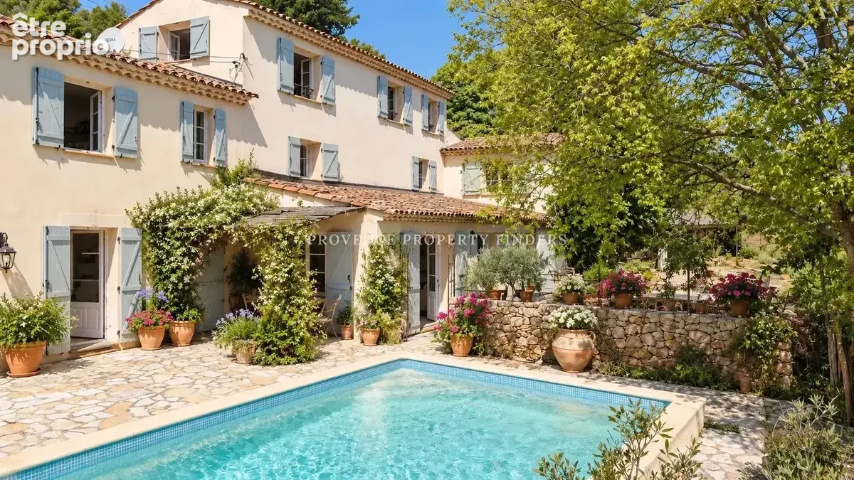 Une charmante maison de campagne près du village de Flayosc. - photo 2