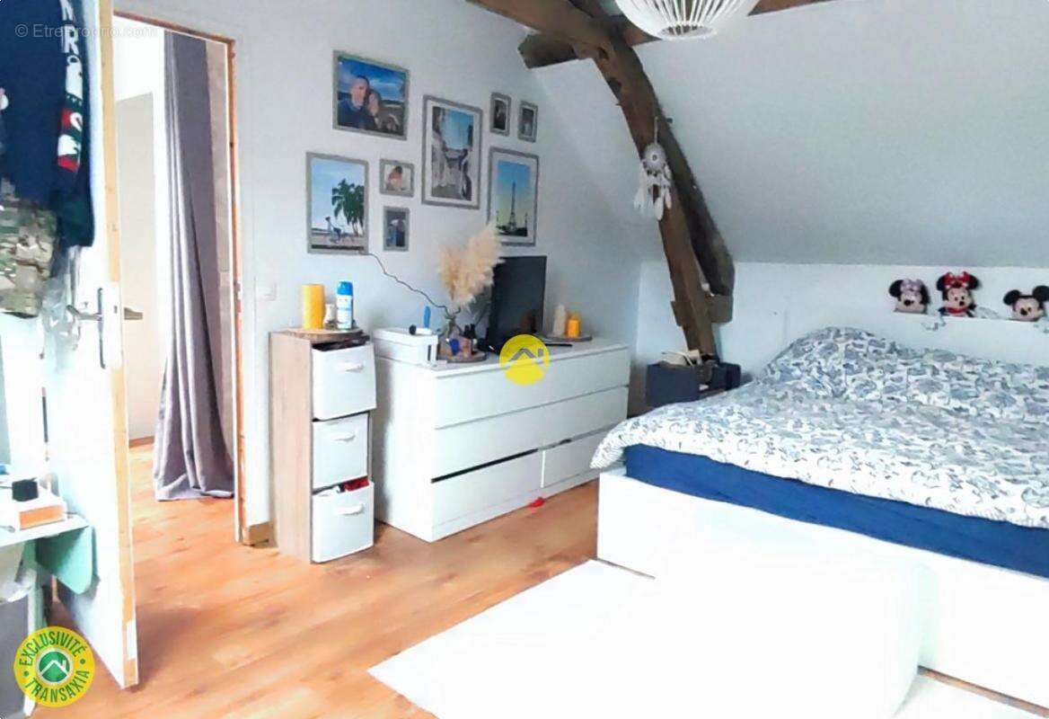 Maison à DUN-SUR-AURON