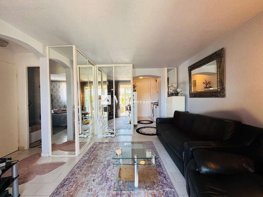 Appartement à COGOLIN