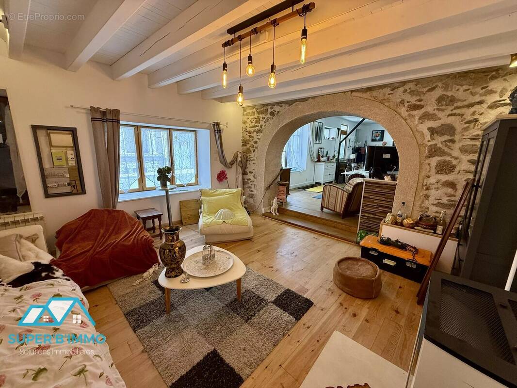 Maison à LAVOUTE-CHILHAC