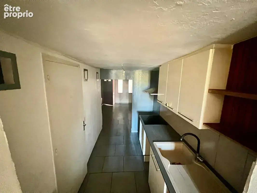 immeuble avec 2 appartements, garage et caves - LE VAL - photo 14