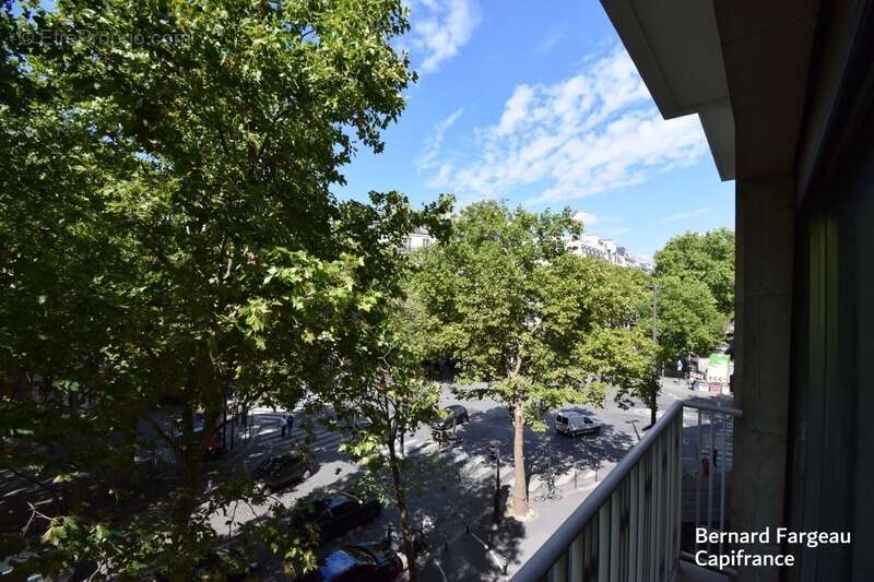 Appartement à PARIS-8E