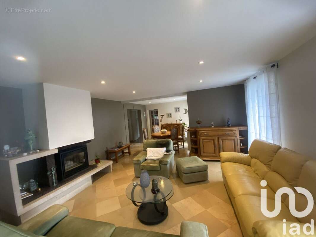 Maison 114 m² à Saint-Phal  - photo 2