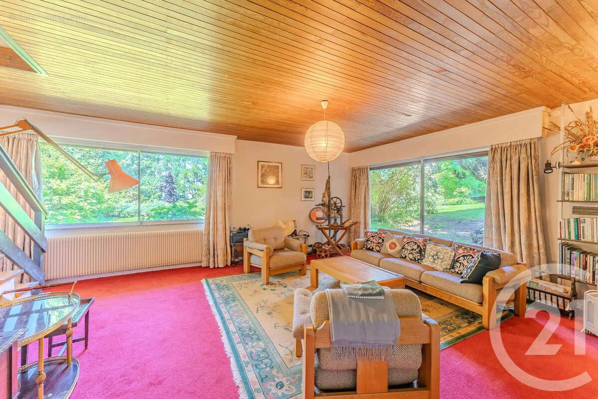 Maison 196 m² à Saint-Paul-En-Chablais  - photo 2