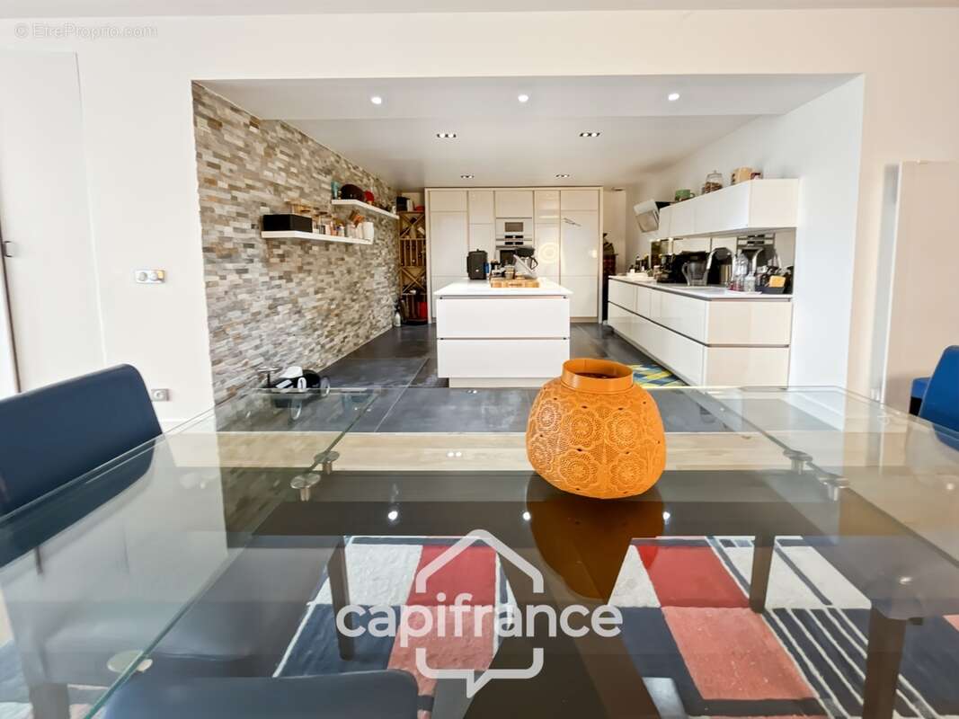 Appartement esprit maison – 164 m² – cour intérieure + box 1 voiture – rue Manessier – Nogent-sur-Marne - photo 9