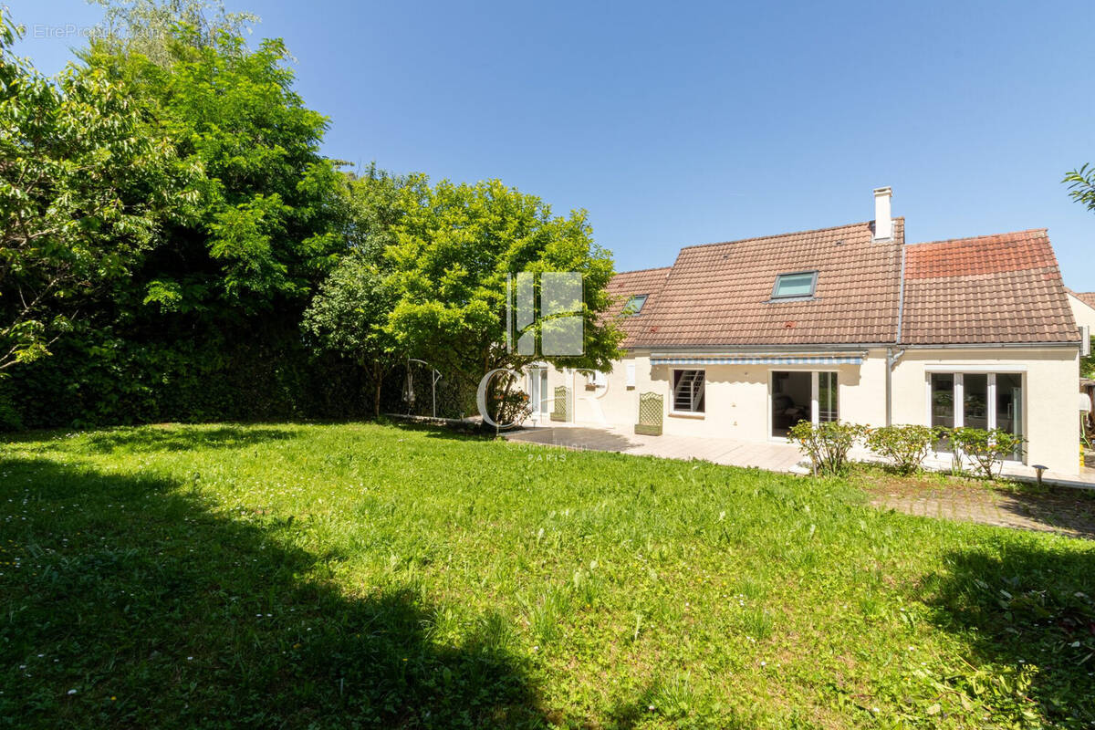 Maison à SAINT-BRICE-SOUS-FORET