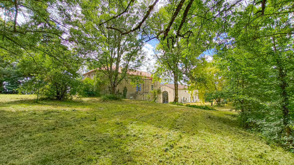 Maison à CASTELSAGRAT