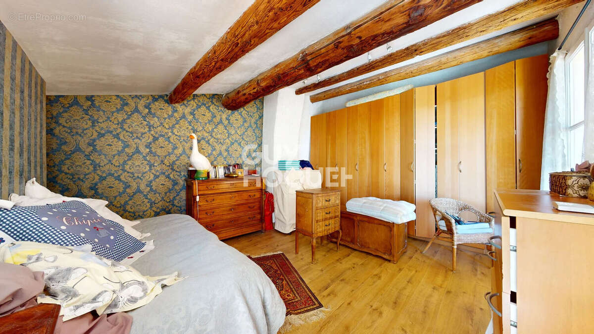Maison à CHATEAUNEUF-DE-GADAGNE
