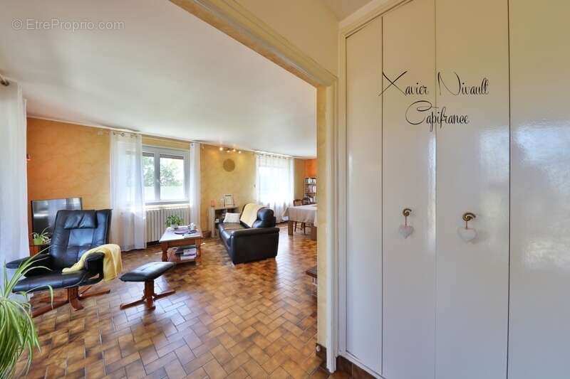 Maison à PONT-DE-VAUX