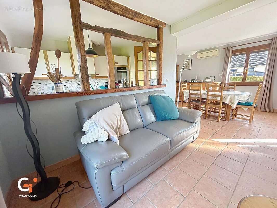 Maison à SAINT-PIERRE-DE-VARENGEVILLE