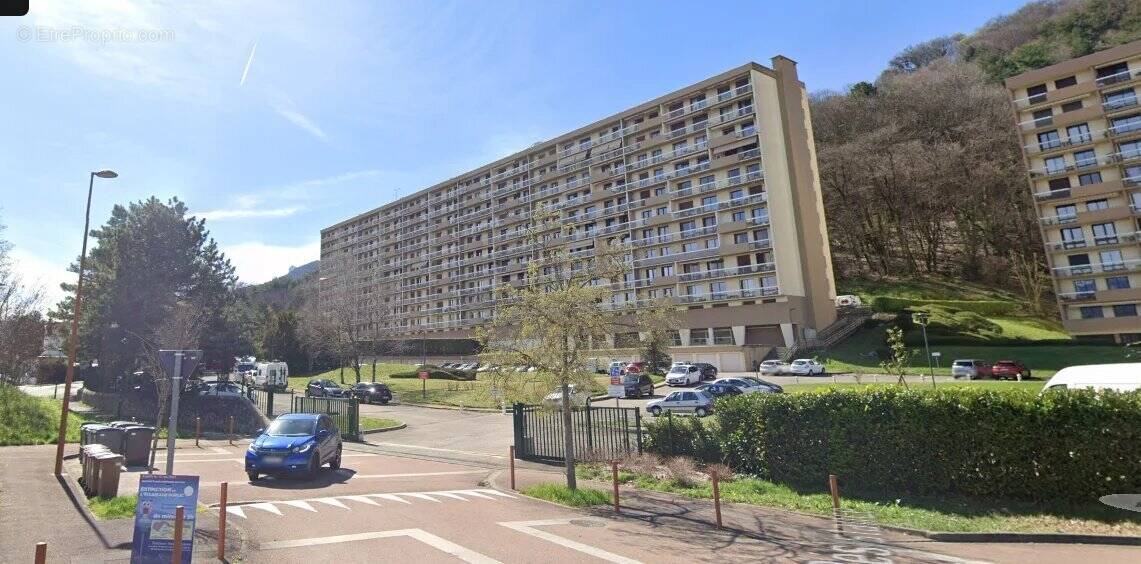 Appartement à SEYSSINET-PARISET