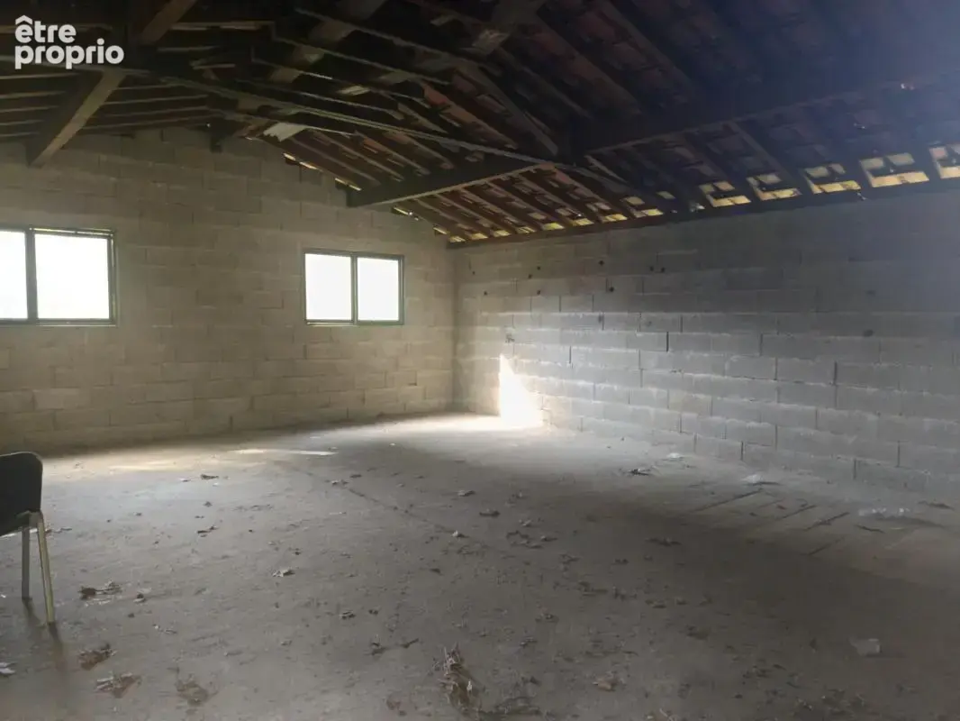 Maison des hauteurs avec vue dégagée et fort potentiel – 1300 m² de terrain - photo 10