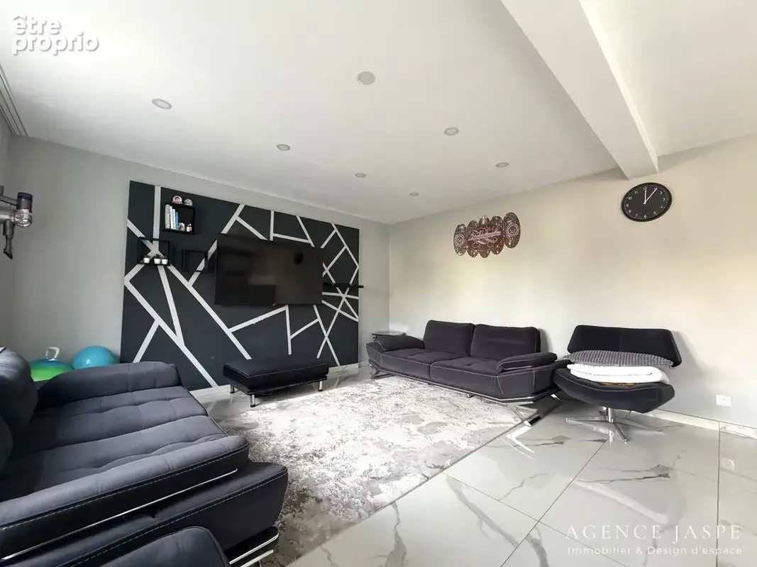 Maison 4 pièces 102 m² à vendre à Sury-Le-Comtal (42450) - photo 4