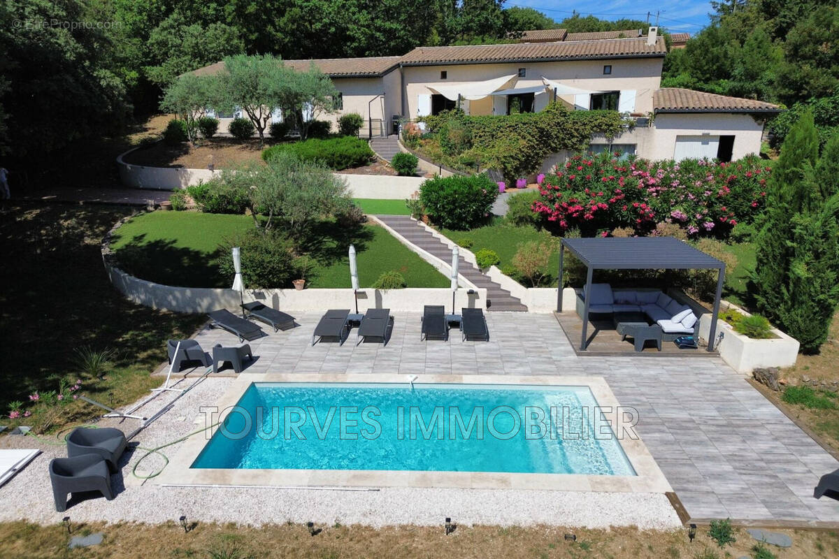 Maison à TOURVES