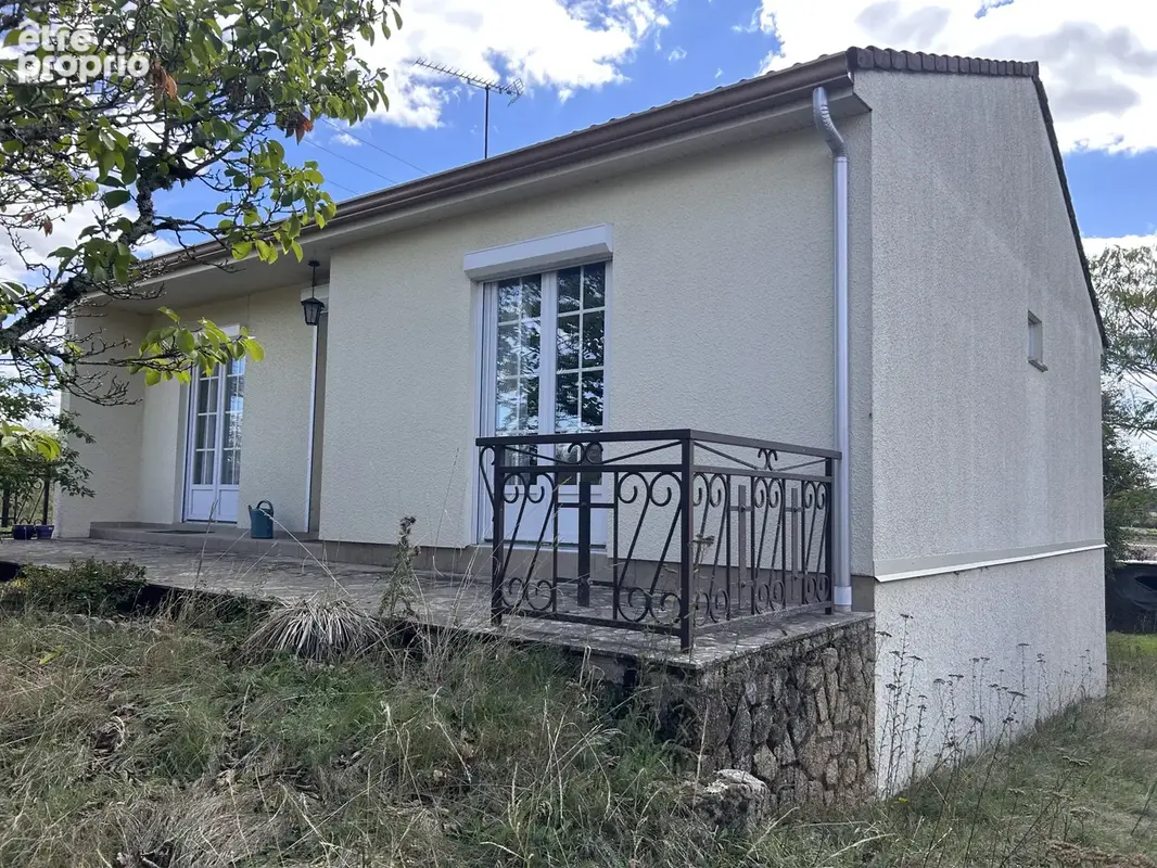 A VENDRE - Maison sur sous-sol complet  3 pièces avec garage et jardin à Chaillac - photo 2