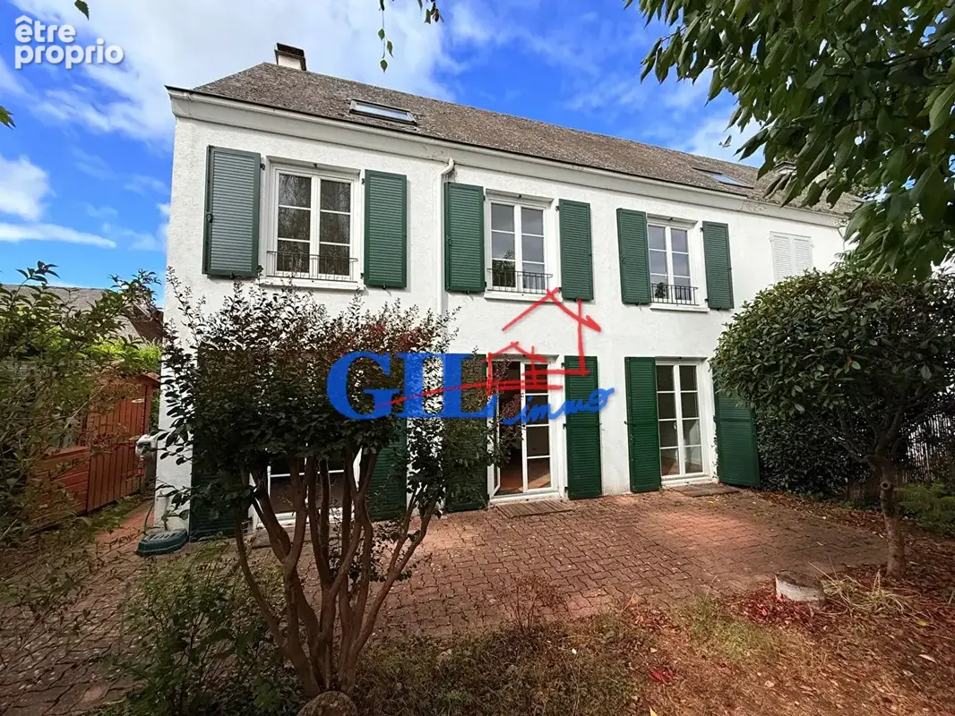 Maison à VERT-SAINT-DENIS