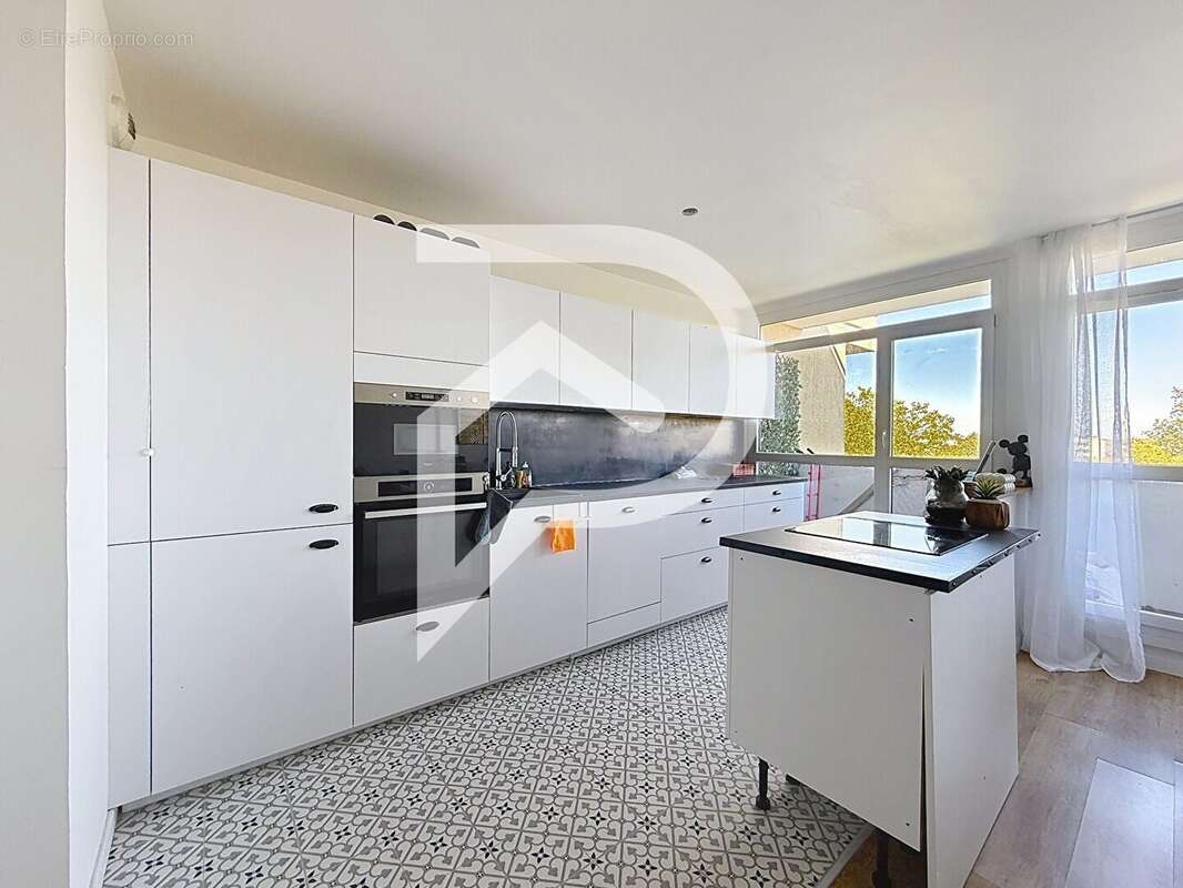 Appartement à CHENNEVIERES-SUR-MARNE