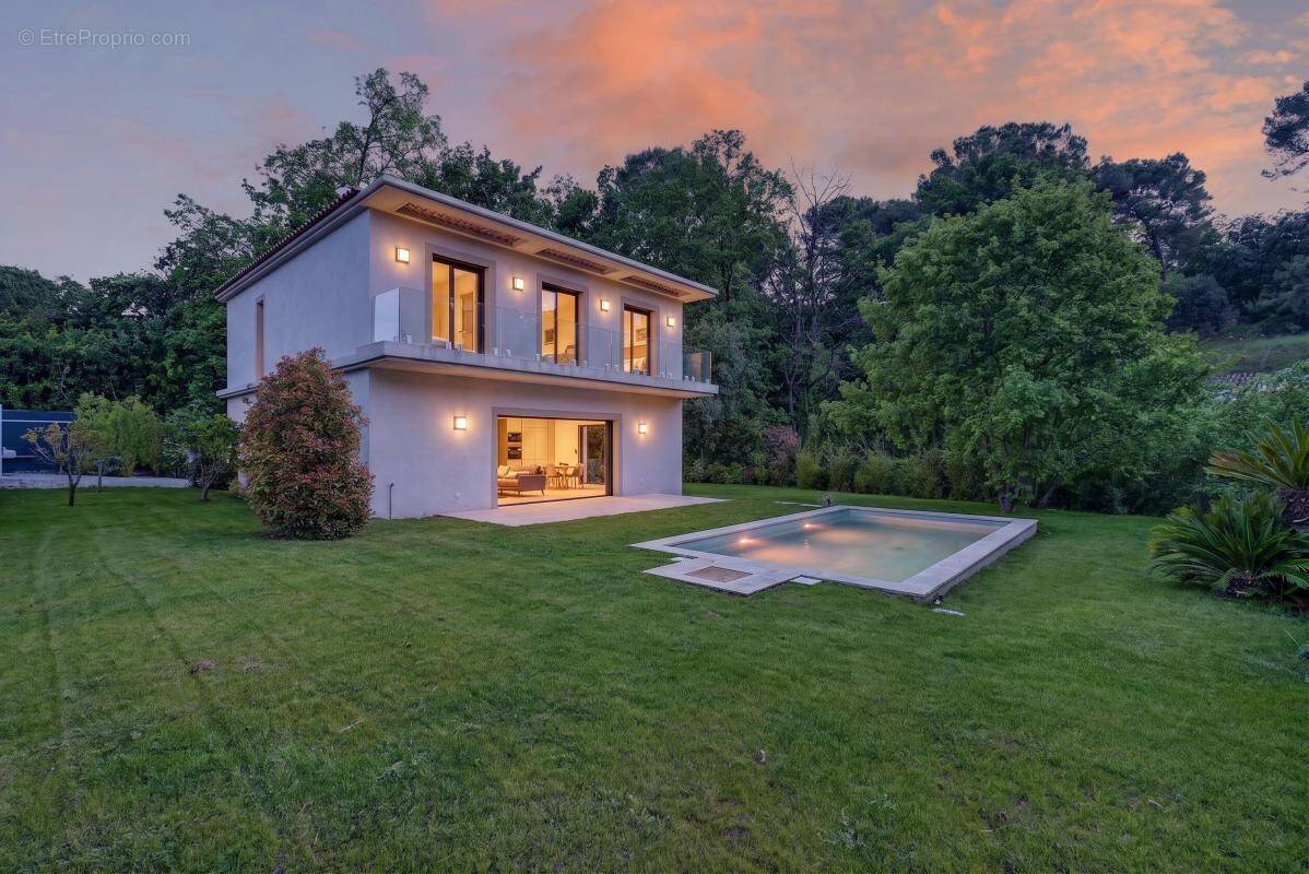 Maison à MOUGINS