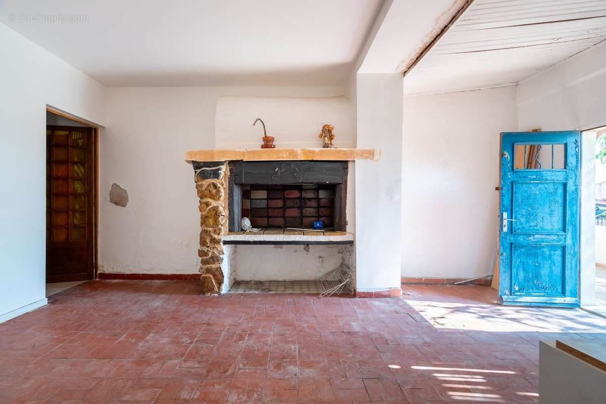 Vente maison avec jardin vue mer 210m² - ROUCAS BLANC - photo 3
