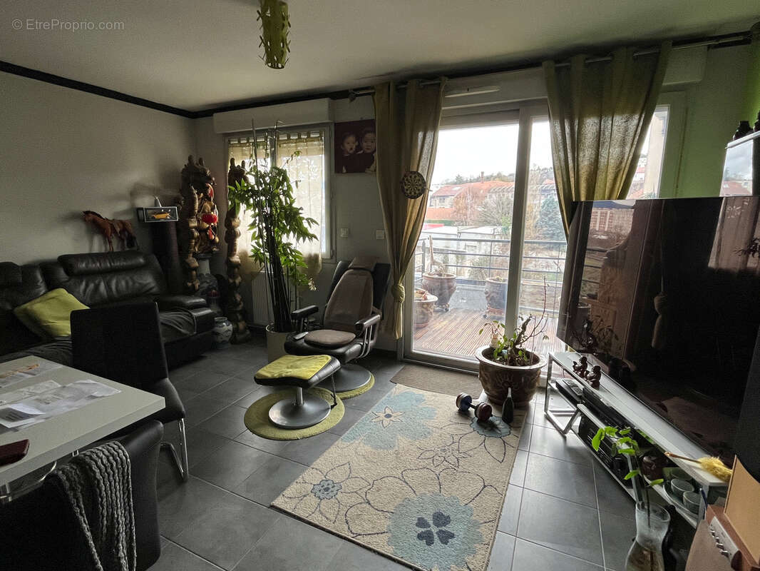 Appartement à SAINT-ETIENNE