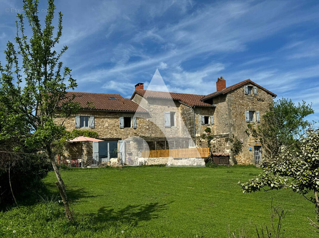 Maison à LUNAN