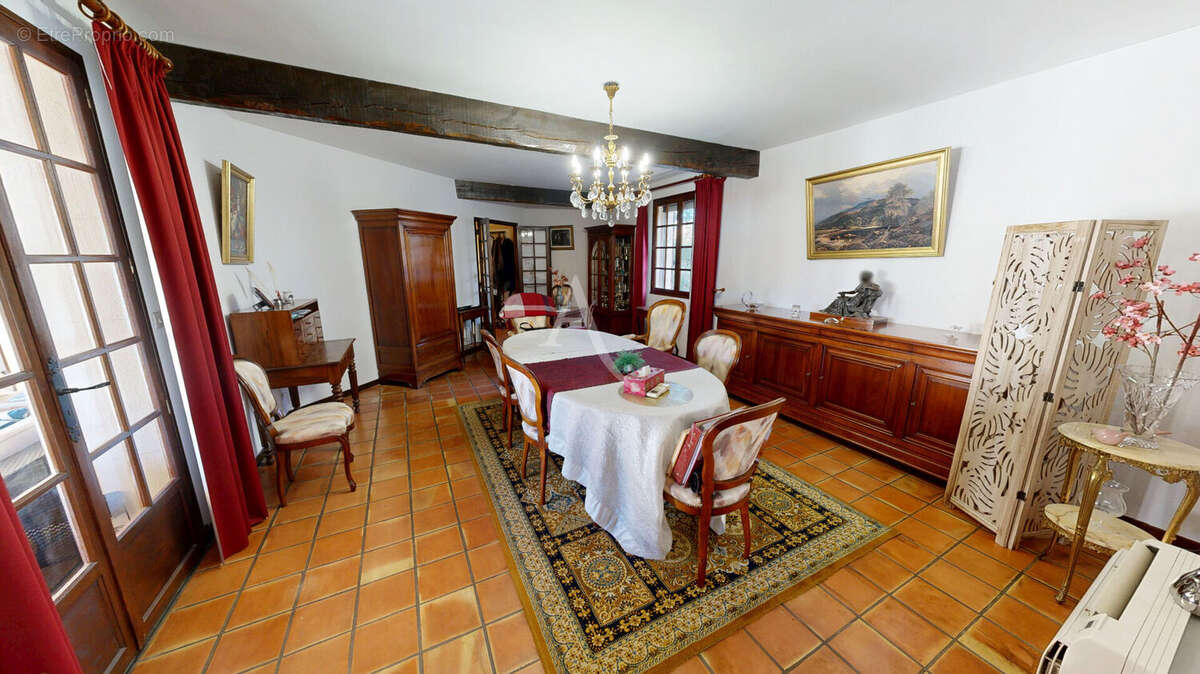 Maison à VILLEMOUSTAUSSOU