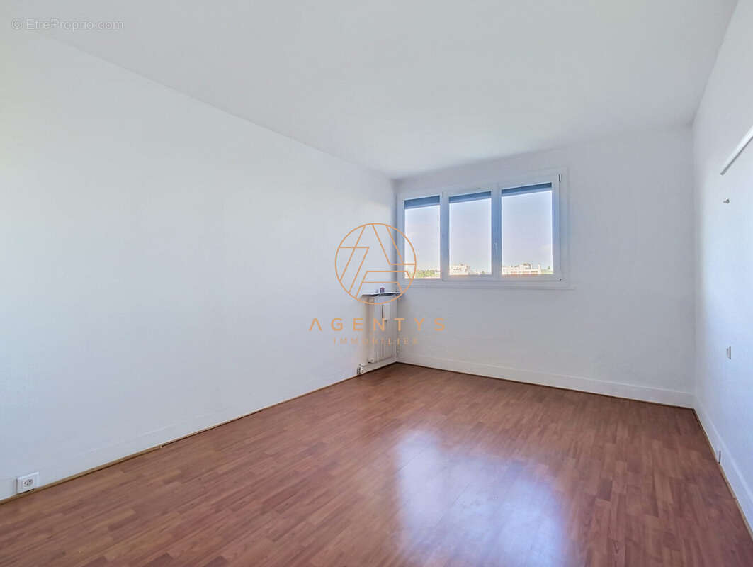 Appartement à SAINT-MAUR-DES-FOSSES