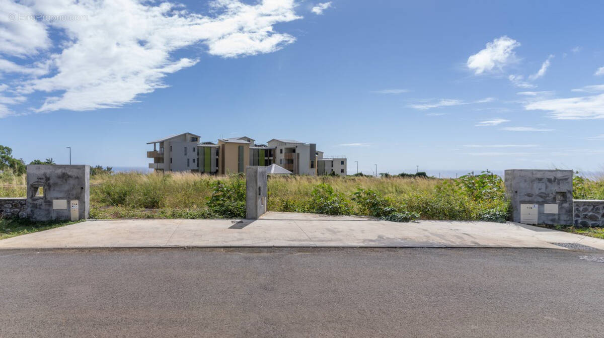 Terrain à SAINTE-MARIE