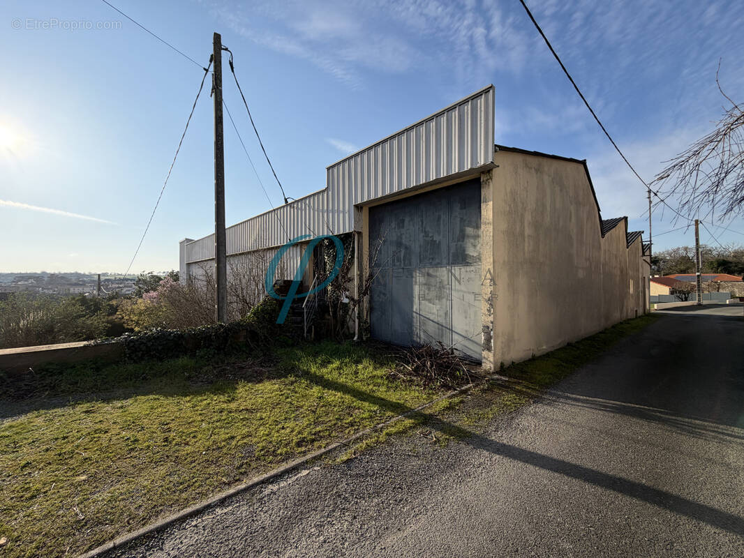 Maison à MONTREVAULT