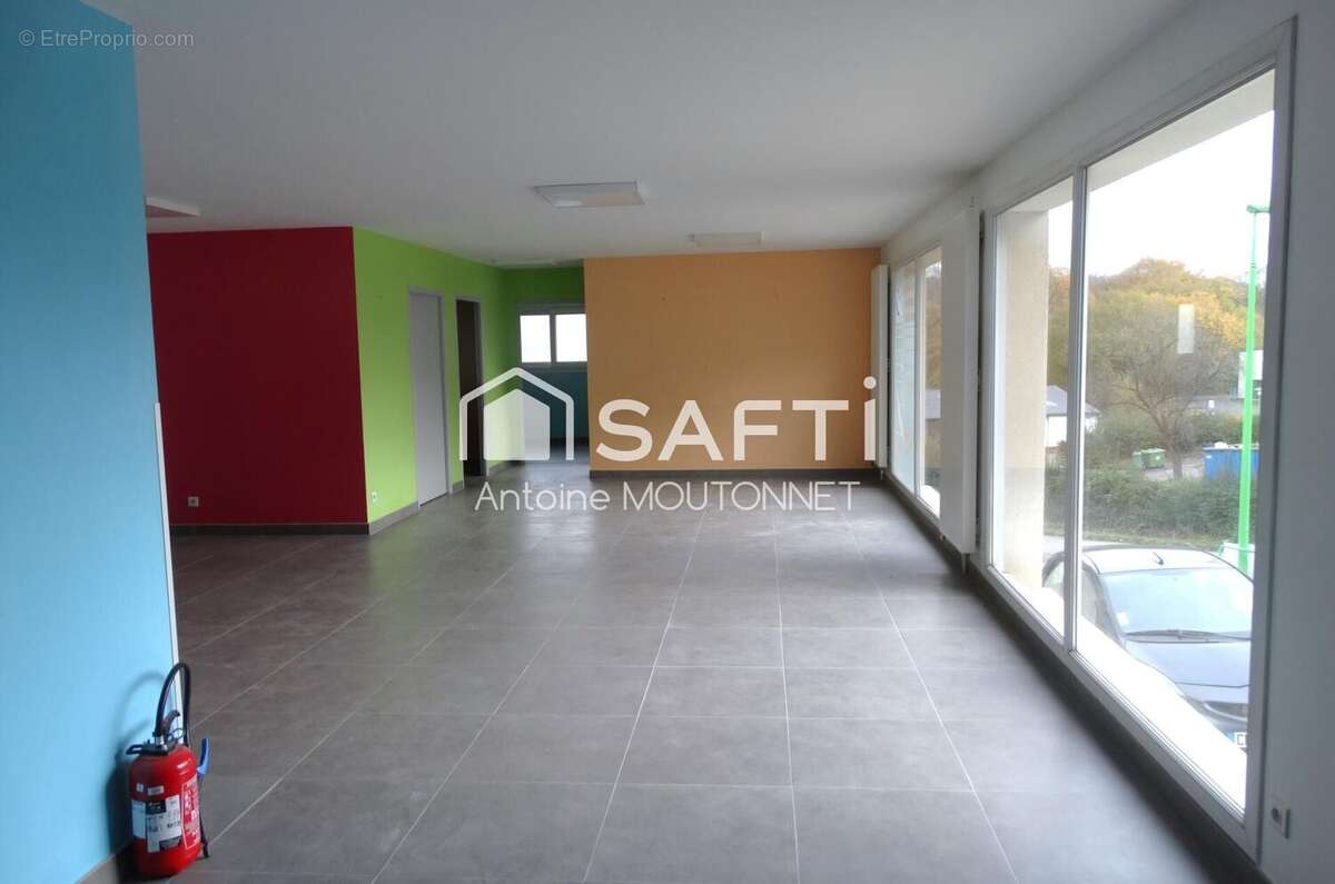 Photo 4 - Commerce à MONTIVILLIERS