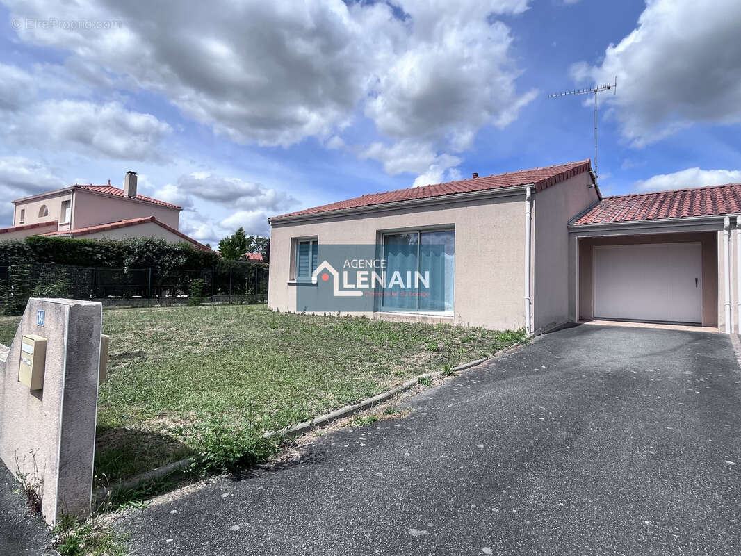 Maison à MAULEON