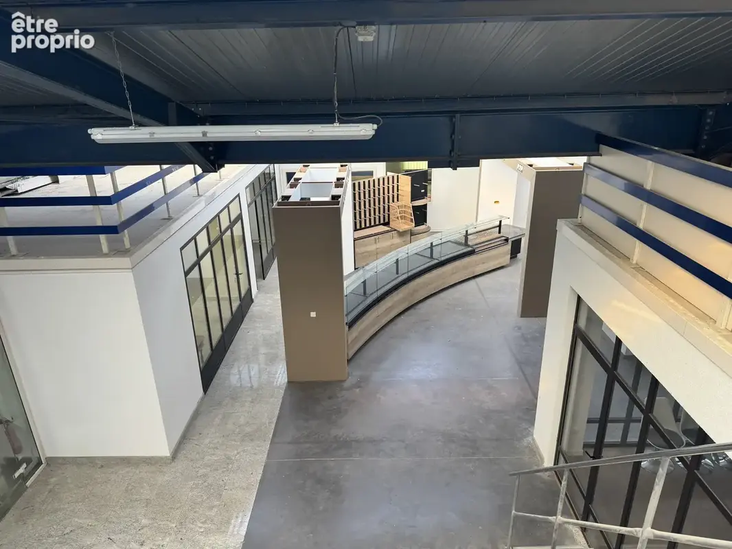 Local d’activité industrielle / bureaux / show room - photo 11