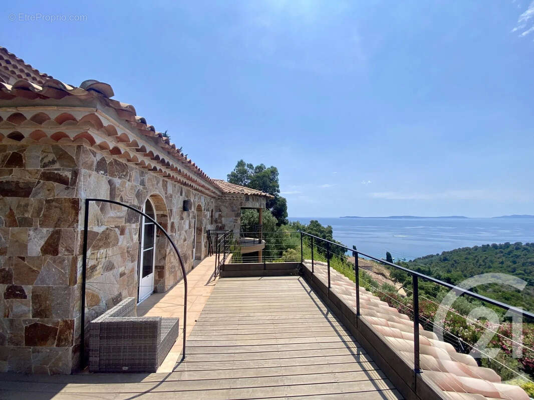 Maison 386 m² à Rayol-Canadel-Sur-Mer  - photo 11