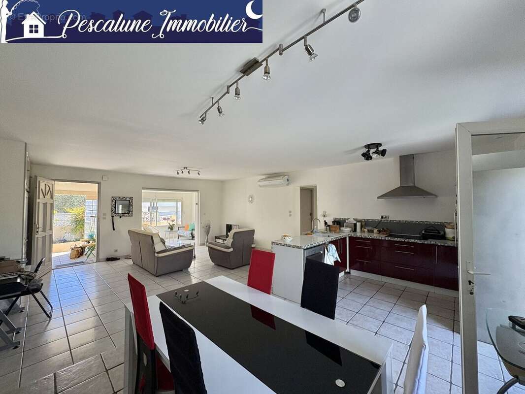 Maison à GALLARGUES-LE-MONTUEUX