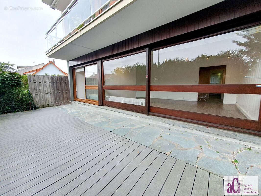 Appartement à L&#039;HAY-LES-ROSES