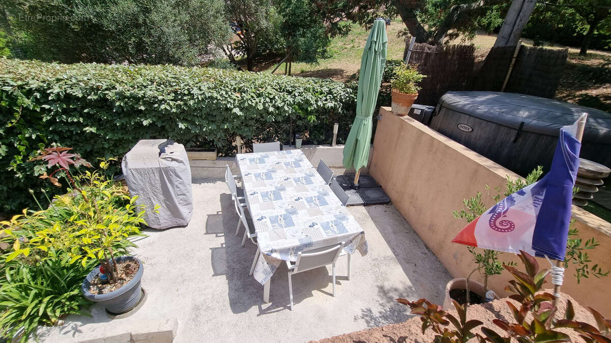 Appartement à SIX-FOURS-LES-PLAGES